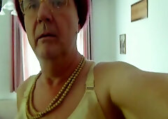 Andreas In Corsage Schiebt Sich Einen Dildo In Den Arsch 8 Min