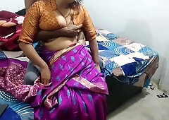 Devar Ne Mauka Dekh Desi Bhabhi Ko Chocolate Khilaa Ke Pela