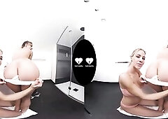 Sexy orgasms in the bathtub