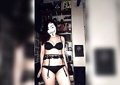 Striptease to Watch the Penis Get Hard