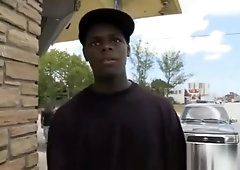 Bold white guy gives his cock to be sucked