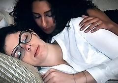 Lustful lesbians enjoy deep kissing and tongue sucking