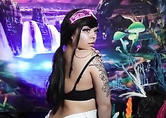 LUX VS ALIENS IS BACK TEASER