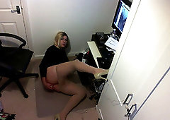 kim nylons takes it on her back like a hoe