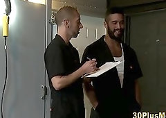 Muscled hunk gets screwed