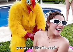 Frisby's chicken organizes fight between ALIX VLOGS and LARA ROSS to watch who will bang his bulky rod