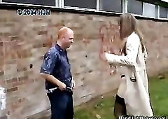 Tania gives a favourable man an outdoor tugjob
