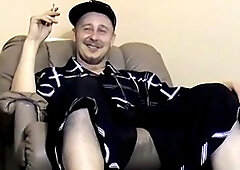 Quirky Cricket milks off his implement on web cam