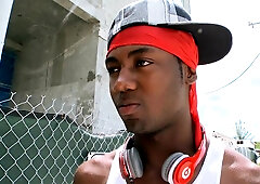 White Booty gets her black ass stretched by a hot black stud