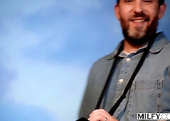 Couple photoshoot turns into porn filming with Daisy Fuentes