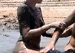 Amateur hottie fucked outdoor in public