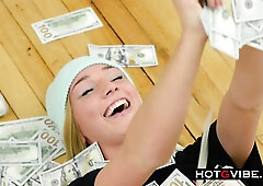 Follow Kendra Sunderland Behind The Scenes