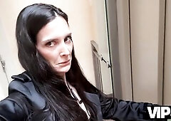 VIP4K. A Mastix likes Riding a youthful dong
