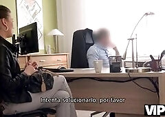 Después de un rapidito no planeado, la MILF está segura de que está a punto de recibir dinero