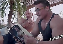 Muscle guy gets drilled