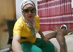 Unexperienced, hijabi crossdresser