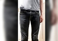 Soaking jeans with a lot of pee