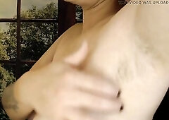 Abby has grown out her armpit hair for a little bit now and this babe would love to show off her muffy pits. This babe showcases her shaggy armpits fo