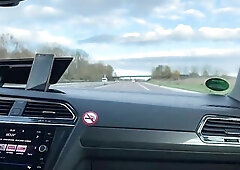 Risky oral job and sex in the car.Insatiable brunette hair sucks wang during the time that her boyfriend drives a car
