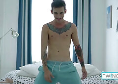 That Hefty Size Fuck stick Is Too Long & Big For Noah's Kinky Taut Pink pucker!