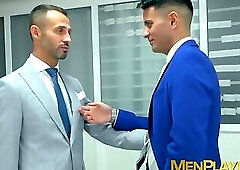 Office hunk Robbie Rojo blows his boss before hard drilling