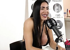 Pame Pombo, se come todo el chupetín bien rico????