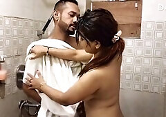 Wifey cheats on her husband by enjoying her ex's cum in the shower