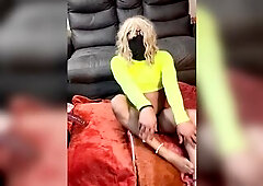 Femboy Twerks and footjob