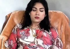 Brunette Tranny jerking in hard dick in solo Webcam