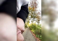 Urinate close to busy road amatour