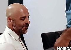 Real estate agent fucks his gay bbc customer to sell house