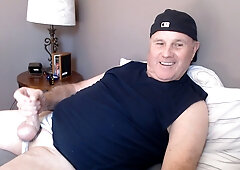 bikeman loves to popper bate