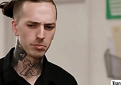 TS Casey loves sucking a bigcock