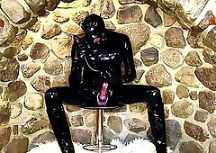 BLACK RUBBER CUM