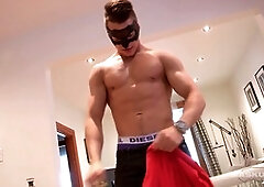 Maskurbate's Philippe shows off in this smoking hot casting