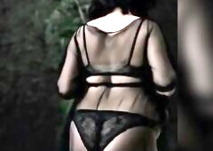 MIB: fat cutie shows her booty in ebony pants