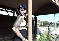 Cherry, fan of pole dancing, gets her cunt drilled in the wild