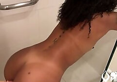This babe wishes to get drilled even during the time that taking a shower - would u give that floozy some milk?