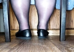 U’ve been sitting behind me all day, pretending to work but unable to keep your eyes off the way I move my feet below the chair. My sheer nylons cli
