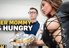 Donald expects no thing greater quantity than a quick lunch delivery to his girlfriend's mom, but Margo has entirely different plans. Clothed in 