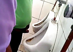 Banheirão / Sacanagem Pegação no Banheiro Público #2
