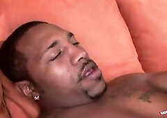 Sexy ebony stud likes the smack of an experienced mature woman
