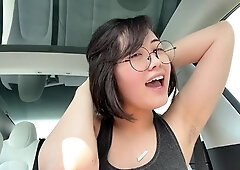 Solo chick masturbating outdoor
