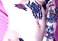 Solo guy jerking big cock on webcam