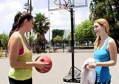 A teen injury turns into some adventurous lesbian scene