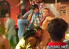 Super-Steamy folks partying rock hard