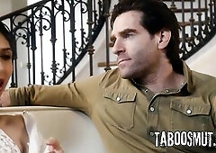 Brunette hair Doxy Expresses Her Craving For The Delivery Chap Making Him Bang Her