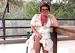 Tall Curvy Milf Jo Jo Loves Playing With Her Toy Outside - MatureNl