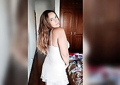 A Hawt mother I'd like to fuck dressing and undressing bikinis for the camera