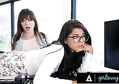 Dominant boss makes rookie IT gal satisfy her anger with wild loving lesbian eating
